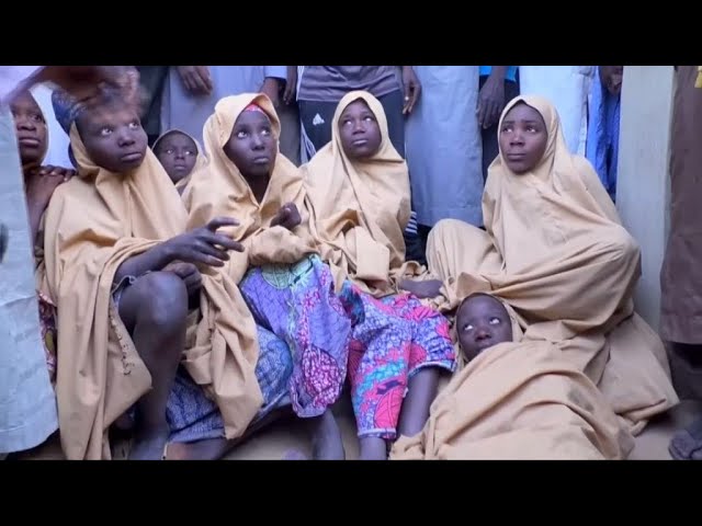 104-dapchi-schoolgirls-freed-by-boko-haram-9KFB5HhwyvMsddefault