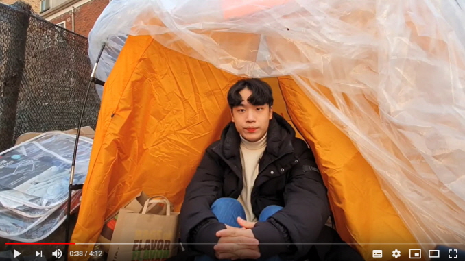 Choi In-ho on a tent sit-in