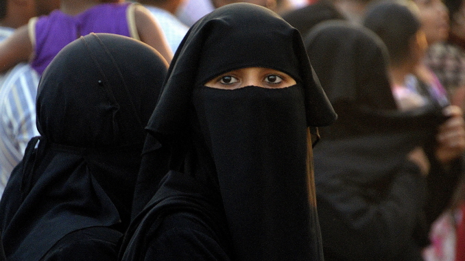 Muslim woman 20210906