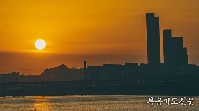 20220612 Sunrise in SEOUL-min