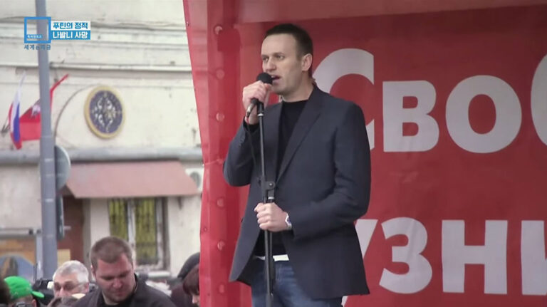 0227 Putin's enemy Navalny