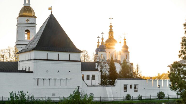 russia-church-241128-unsplash